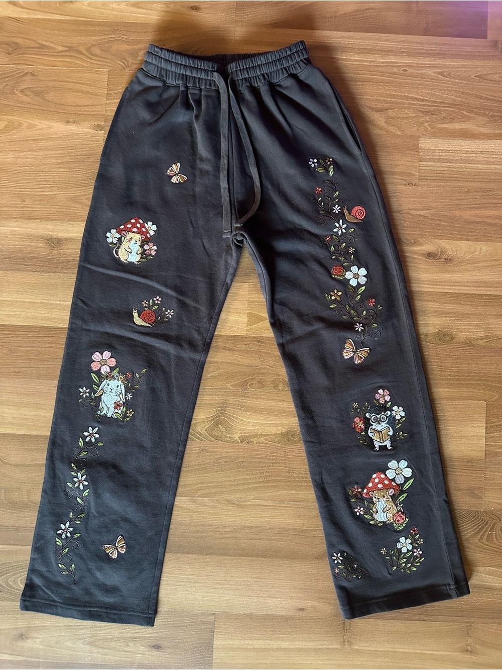 Hot Topic Brown Mushroom Critter Woodland Embroideries Lounge Pants